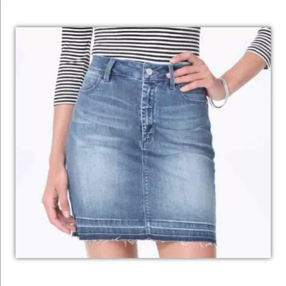 Bebe Stretch Denim Jean Skirt , Raw Released Frayed Hem | size 28 Mini | NWOT